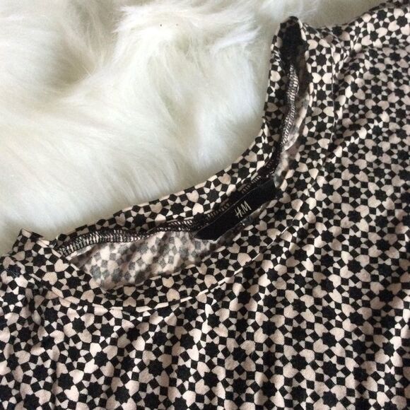 Soft and Stretchy H&M Blouse - Picture 5 of 5